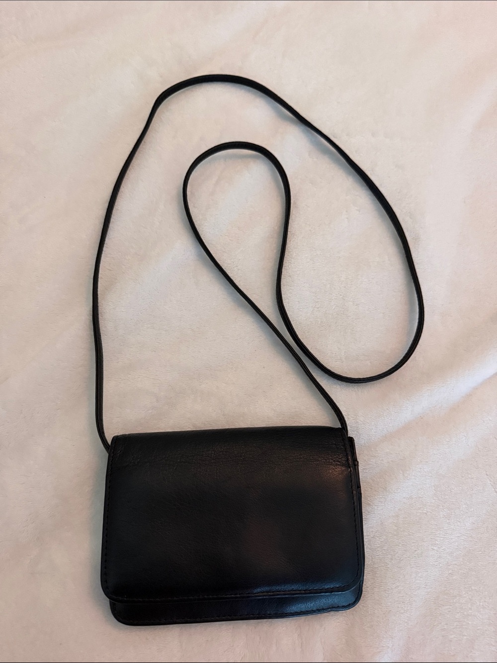Stone Mountain Accessories Black Leather Crossbody Bag